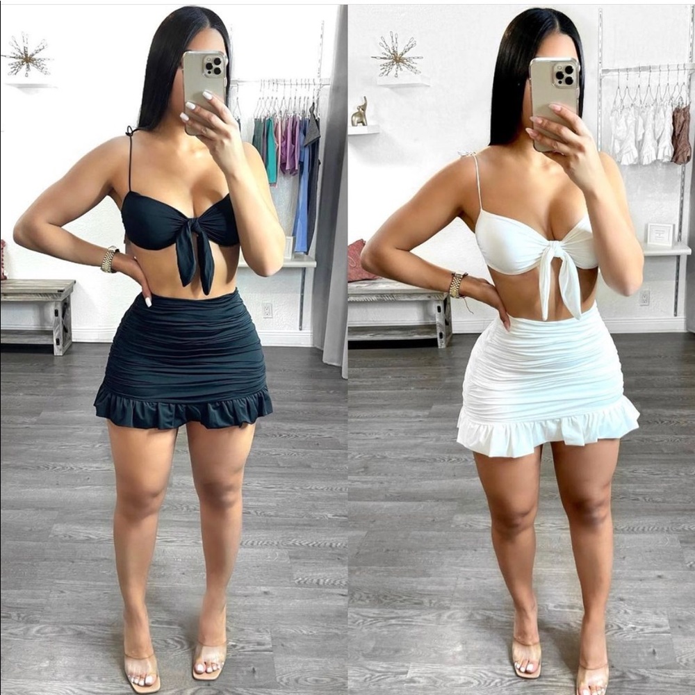 Flirty skirt set. White